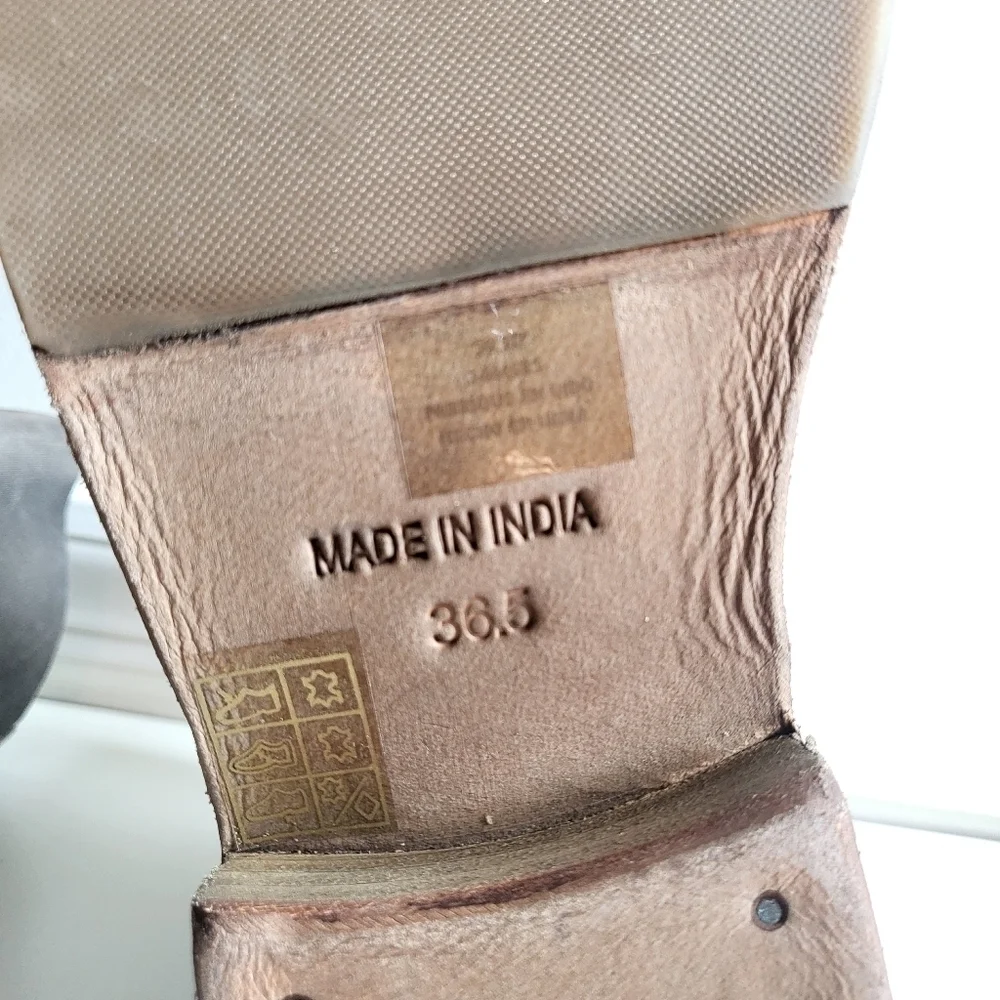 Free People details elastic